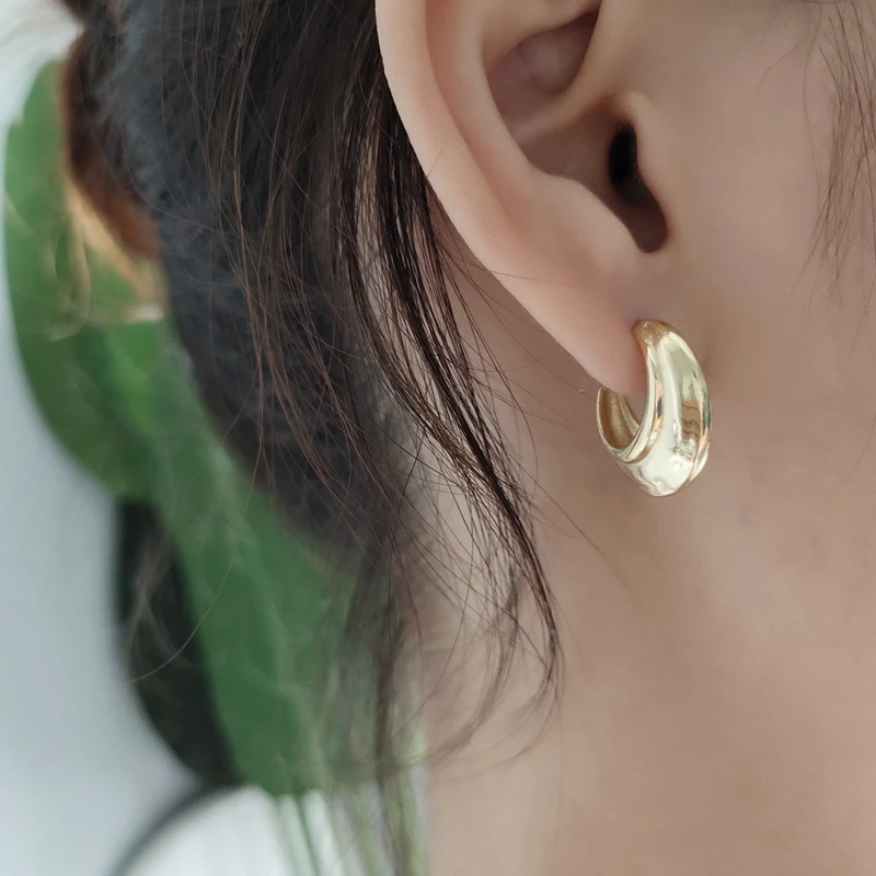 Silvology 925 Sterling Silver Shell Earrings Gold Creative Design 2019 Fashion Texture Big Korea Stud Earrings Elegant Jewelry
Silvology 925 Sterling Silver Shell Earrings Gold Creative Design 2019 Fashion Texture Big Korea Stud Earrings Elegant Jewelry