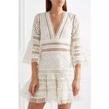 2019 High Quality Elegant Lace Vintage court style Mini Dress Sexy Women Night Club Deep V-Neck Body con Hollow Out Dresses
2019 High Quality Elegant Lace Vintage court style Mini Dress Sexy Women Night Club Deep V-Neck Body con Hollow Out Dresses
