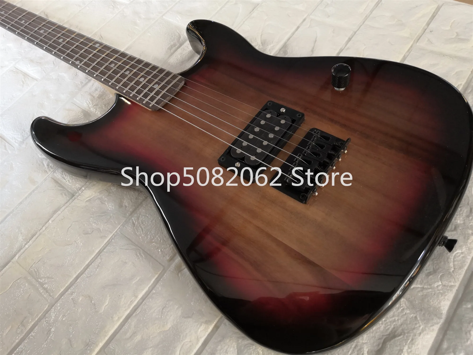 Factory Custom TS color str Guitar with Rosewood fingerboard,Black Hardware,1 H Pickup,customized!S-28
Factory Custom TS color str Guitar with Rosewood fingerboard,Black Hardware,1 H Pickup,customized!S-28