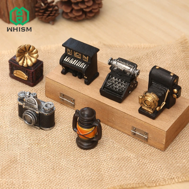 WHISM Antique Terrarium Ornaments Home Decor Vintage Resin Miniature Figurines Retro Figurines Pianos Cameras Lamp Model Craft
WHISM Antique Terrarium Ornaments Home Decor Vintage Resin Miniature Figurines Retro Figurines Pianos Cameras Lamp Model Craft