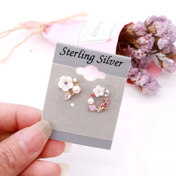 Hot Sale 100pcs/lot 4x5cm Gray PVC+Velvet Earrings Card Ear Studs Hooks Display Packaging Cards Rectangle Jewelry Cards
Hot Sale 100pcs/lot 4x5cm Gray PVC+Velvet Earrings Card Ear Studs Hooks Display Packaging Cards Rectangle Jewelry Cards
