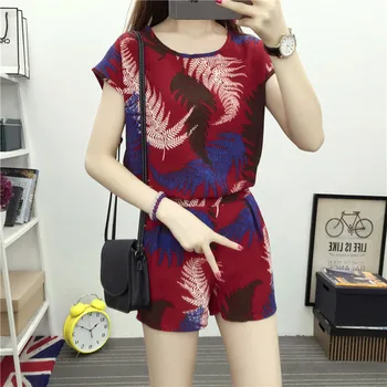 Chiffon spring summer casual T-shirt suit female fashion printing female round neck short-sleeved shirt + shorts two-piece 
Chiffon spring summer casual T-shirt suit female fashion printing female round neck short-sleeved shirt + shorts two-piece