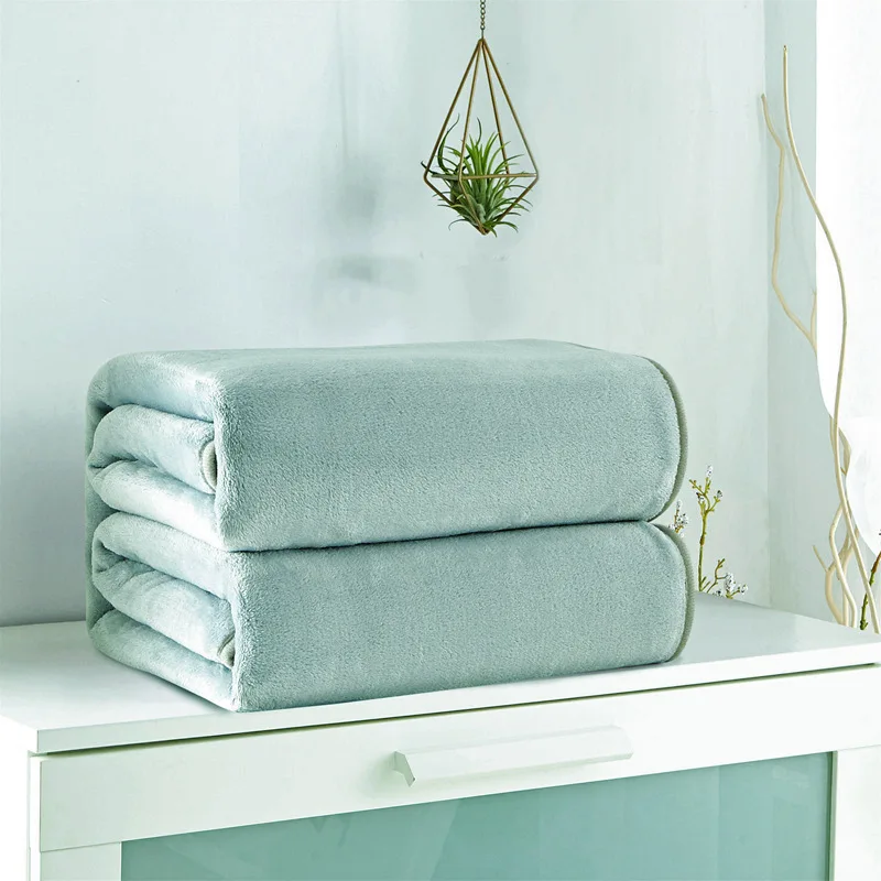 Polyester Flannel Solid Color Green Throw Blankets 1.2/1.5/1.8/2m Multi-size sofa blanket throws on the bed soft bed cover cheap
Polyester Flannel Solid Color Green Throw Blankets 1.2/1.5/1.8/2m Multi-size sofa blanket throws on the bed soft bed cover cheap