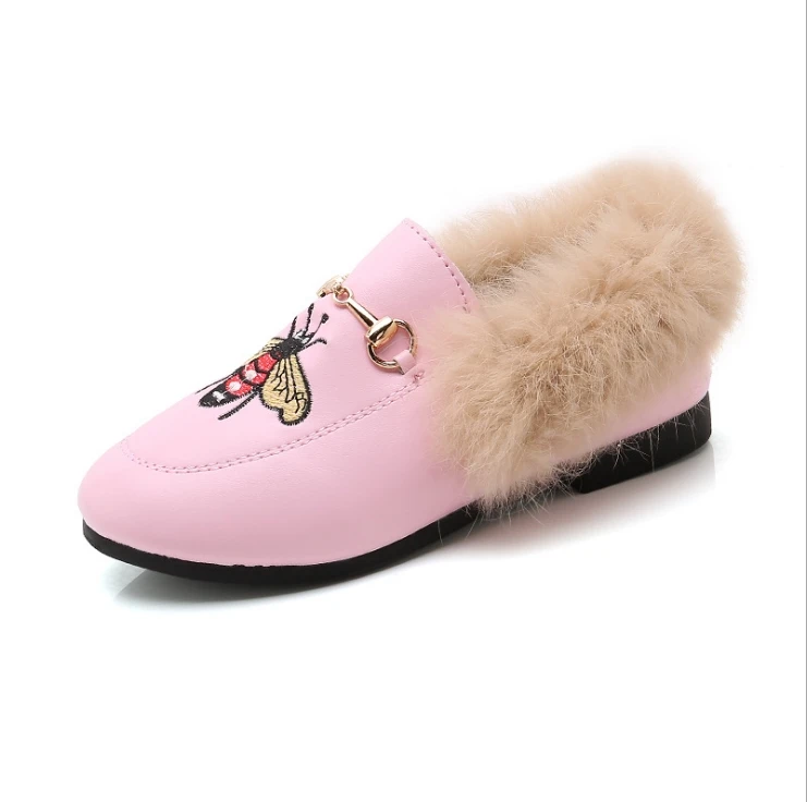 Winter kids fashion single shoes 2019 warm plush soft bottom big big bee Korean version of casual girls single shoes
Winter kids fashion single shoes 2019 warm plush soft bottom big big bee Korean version of casual girls single shoes