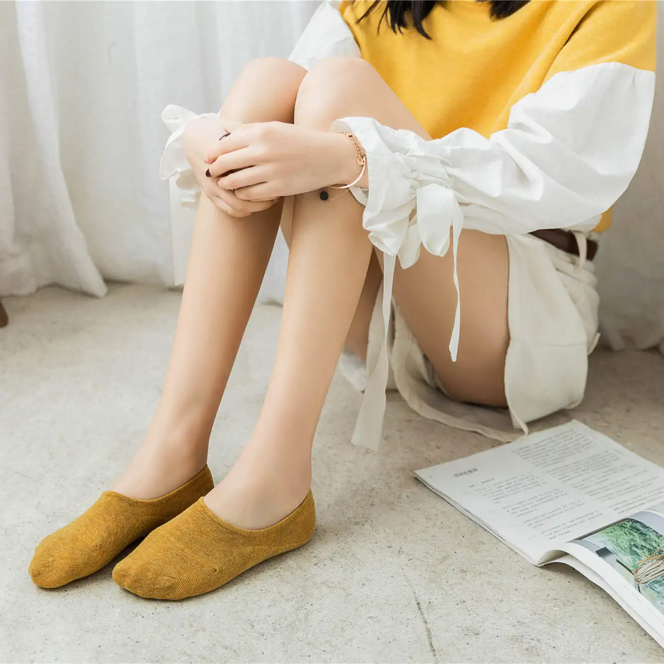 Cotton shallow mouth female boat socks silicone non-slip summer thin invisible socks sweat deodorant solid color socks
Cotton shallow mouth female boat socks silicone non-slip summer thin invisible socks sweat deodorant solid color socks
