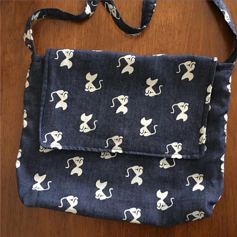 YILE Handmade Eco Cotton Denim Messenger Bag Girl Things Telephone Sorted Bag Cross Body Magnetic Snap Print Cat 1747-1
YILE Handmade Eco Cotton Denim Messenger Bag Girl Things Telephone Sorted Bag Cross Body Magnetic Snap Print Cat 1747-1