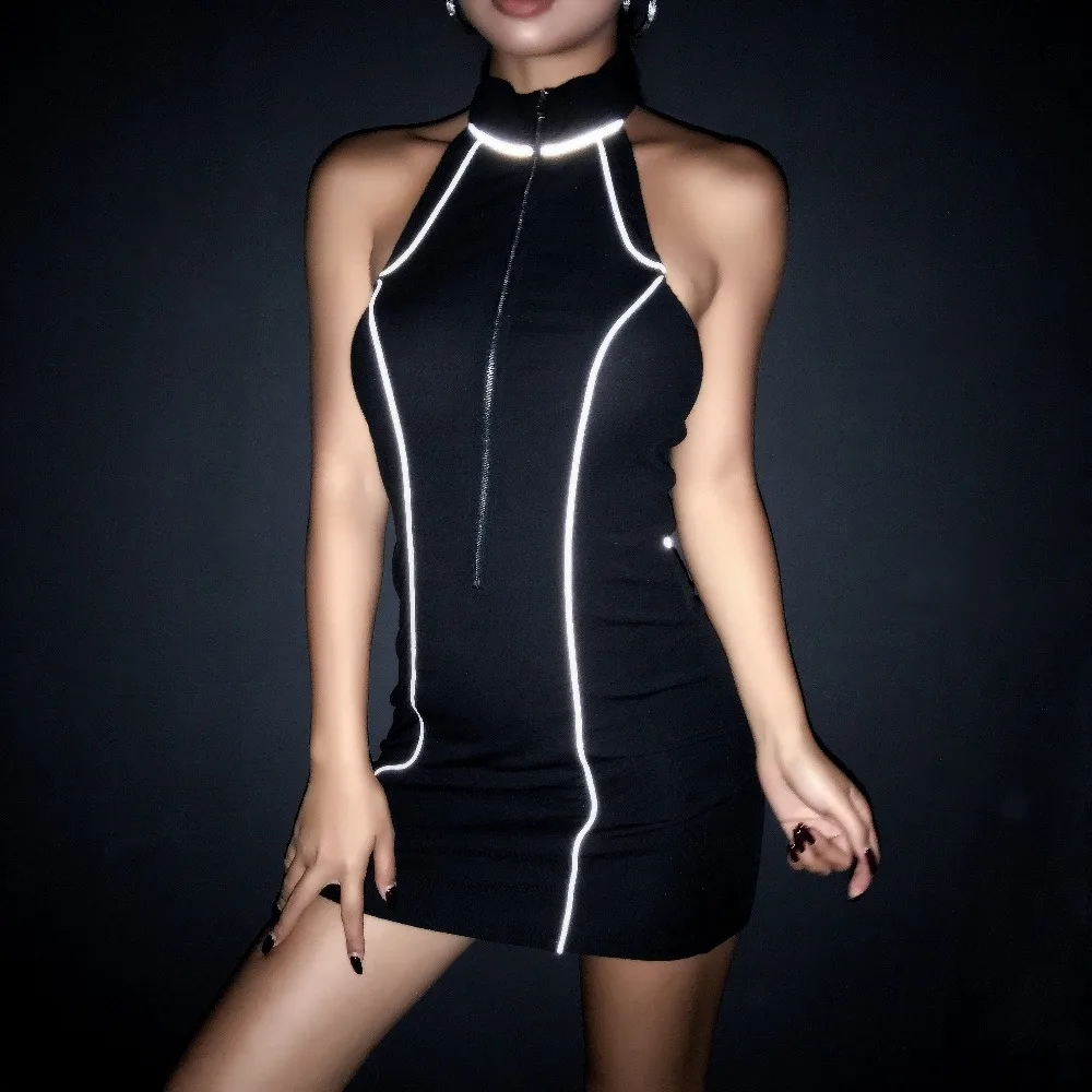 Waatfaak Reflective Striped Halter Neck Dress Black Summer Vintage Backless Sleeveless Bodycon Mini Dress Women Zipper Elegant
Waatfaak Reflective Striped Halter Neck Dress Black Summer Vintage Backless Sleeveless Bodycon Mini Dress Women Zipper Elegant