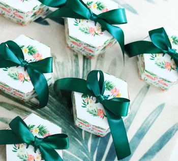 

50pcs 4X4.5X8CM Flamingo Candy Box with ribbon chocolate gift boxes wedding souvenirs for guests wedding favors green gifts box