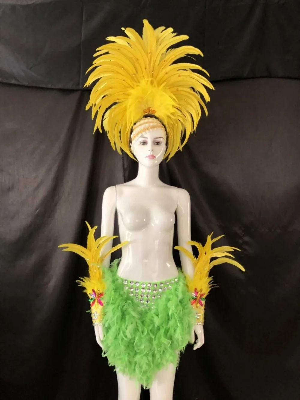 Brazil Rio Spanish Cuba Santiago Havana Venice Dionysia carnival Float Mask dress masque ball costume samba plumage plume Headd
Brazil Rio Spanish Cuba Santiago Havana Venice Dionysia carnival Float Mask dress masque ball costume samba plumage plume Headd