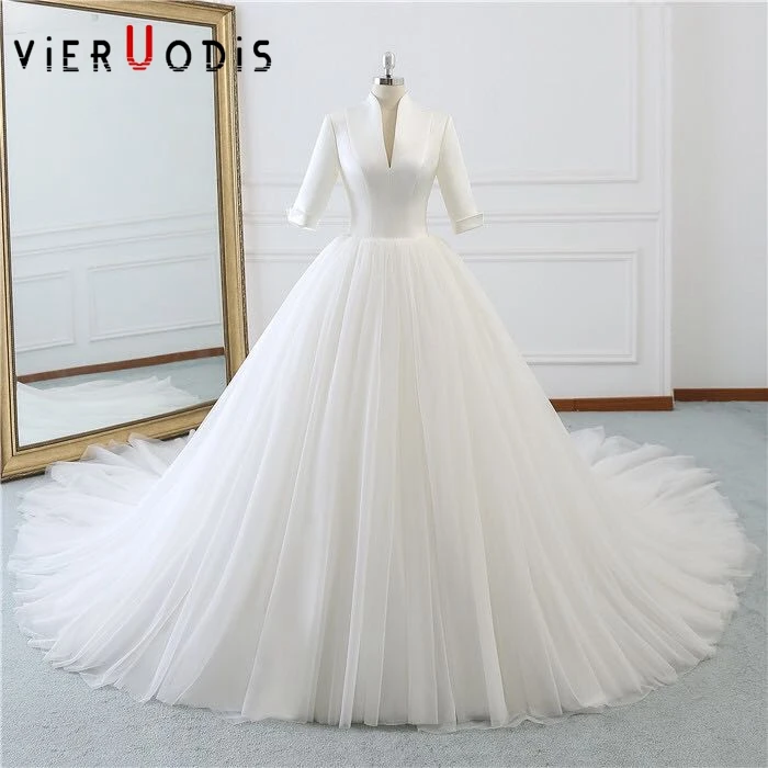 Long Sleeve Wedding Dress Satin And Tulle Ball Gown Vestido De Novia Sirena Royal Train Draped Shape Vintage Wedding Dress
Long Sleeve Wedding Dress Satin And Tulle Ball Gown Vestido De Novia Sirena Royal Train Draped Shape Vintage Wedding Dress