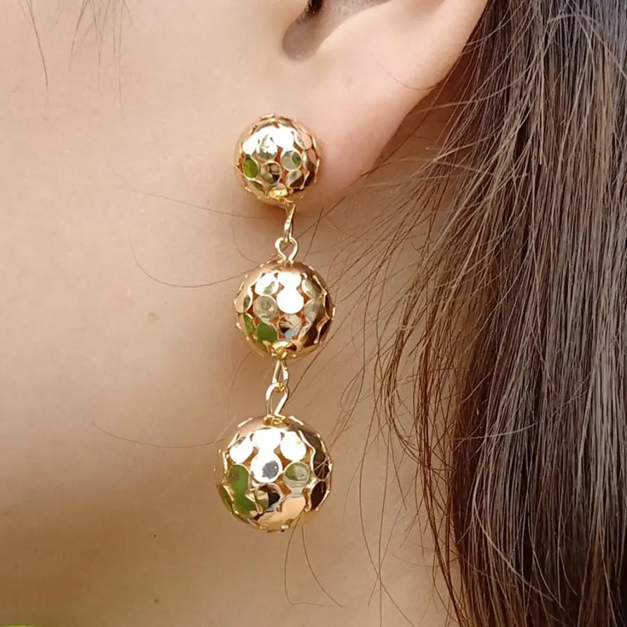 Moment # L05 2018 Unique Eg matt disc women Earrings punk disco nightclub exaggerated metal earring Good Present for Women Girls
Moment # L05 2018 Unique Eg matt disc women Earrings punk disco nightclub exaggerated metal earring Good Present for Women Girls