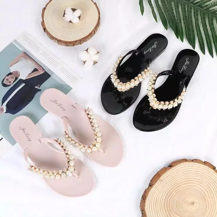 Slippers female summer flip-flops slippers pearl fashion handmade wear wild flat-bottom pearl sequins beach slippers flat shoes
Slippers female summer flip-flops slippers pearl fashion handmade wear wild flat-bottom pearl sequins beach slippers flat shoes