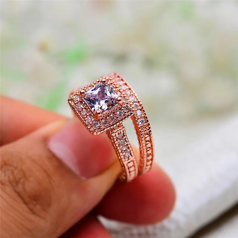 Crystal Female Rose Gold Wedding Ring Set Cute Zircon Stone Finger Ring Luxury Promise Solitare Engagement Rings For Women
Crystal Female Rose Gold Wedding Ring Set Cute Zircon Stone Finger Ring Luxury Promise Solitare Engagement Rings For Women