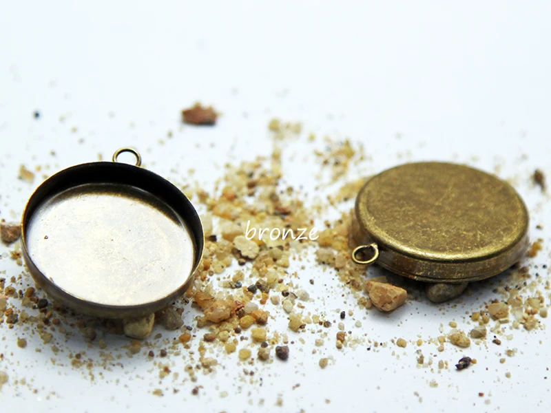 20pcs Fit 18mm 25mm Round Cabochons Cameo Bezel Base Cup Pendant Trays Setting Blank Antique Bronze,Silver DIY Jewelry Making
20pcs Fit 18mm 25mm Round Cabochons Cameo Bezel Base Cup Pendant Trays Setting Blank Antique Bronze,Silver DIY Jewelry Making