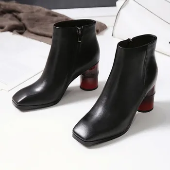 GPOKHDS 2019 women ankle boots soft Cow leather winter short plush Rome style black color square toe high heels boots size 34-40
GPOKHDS 2019 women ankle boots soft Cow leather winter short plush Rome style black color square toe high heels boots size 34-40