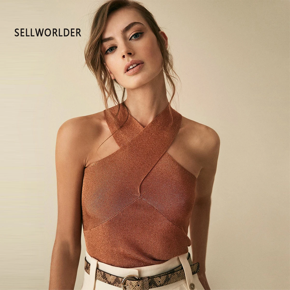 2019 Summer Sexy metal texture cross Hanging neck Knitting Tops strapless shoulder fitted sweater
2019 Summer Sexy metal texture cross Hanging neck Knitting Tops strapless shoulder fitted sweater