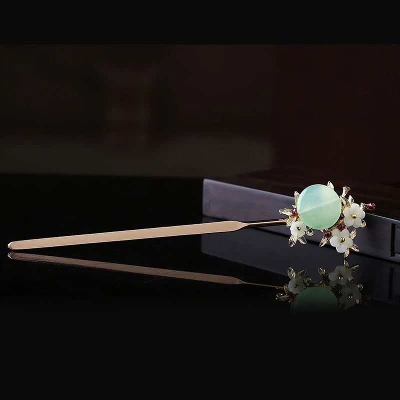 Ancient China Lady Hair accessories jade inlay hairpin pan head tools box package
Ancient China Lady Hair accessories jade inlay hairpin pan head tools box package