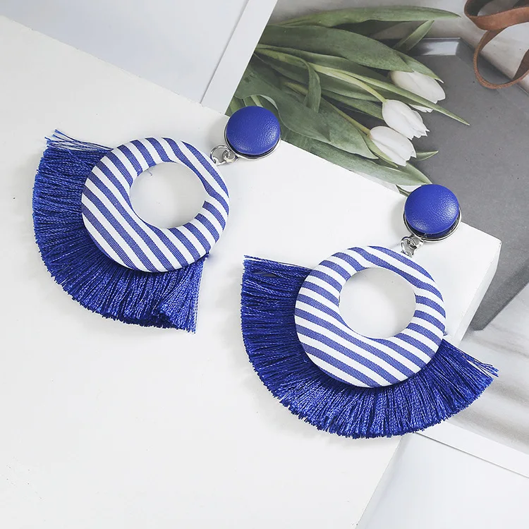 Bohemia Earrings Blue Fringe Tassel Stud Earrings Geometric Vintage Hollow Party for Aretes Femme Mujer Korean Fashion Jewelry
Bohemia Earrings Blue Fringe Tassel Stud Earrings Geometric Vintage Hollow Party for Aretes Femme Mujer Korean Fashion Jewelry