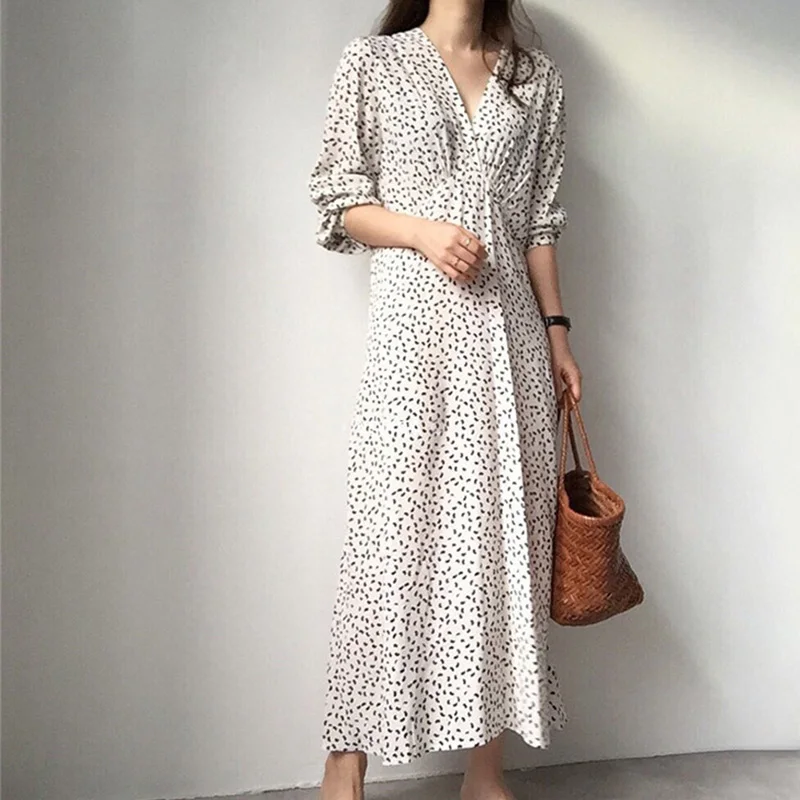 Dotted Print A Line Vintage Women Dresses V Neck High Waist Full Sleeve Pleated Ladies Long Dress Fashion Summer Casual Vestidos
Dotted Print A Line Vintage Women Dresses V Neck High Waist Full Sleeve Pleated Ladies Long Dress Fashion Summer Casual Vestidos