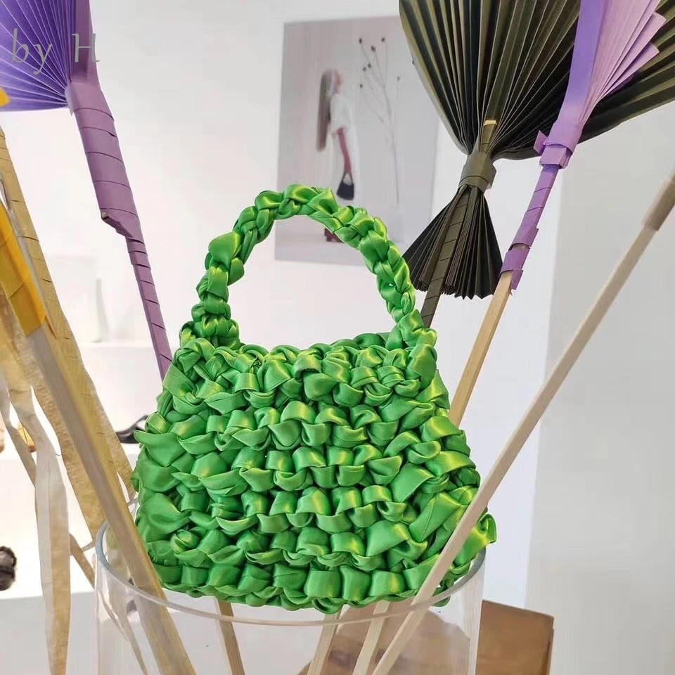 by H 2019 new arrival ins style fashion bloggers high quality silk braid handbag french chic vintage purse boutique purse green
by H 2019 new arrival ins style fashion bloggers high quality silk braid handbag french chic vintage purse boutique purse green