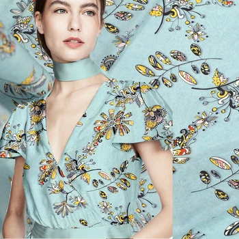 Natural flowers crepe DE chine silk fabric for dress bazin riche getzner telas por metro tissu tissus tela tecido seda sewing
Natural flowers crepe DE chine silk fabric for dress bazin riche getzner telas por metro tissu tissus tela tecido seda sewing