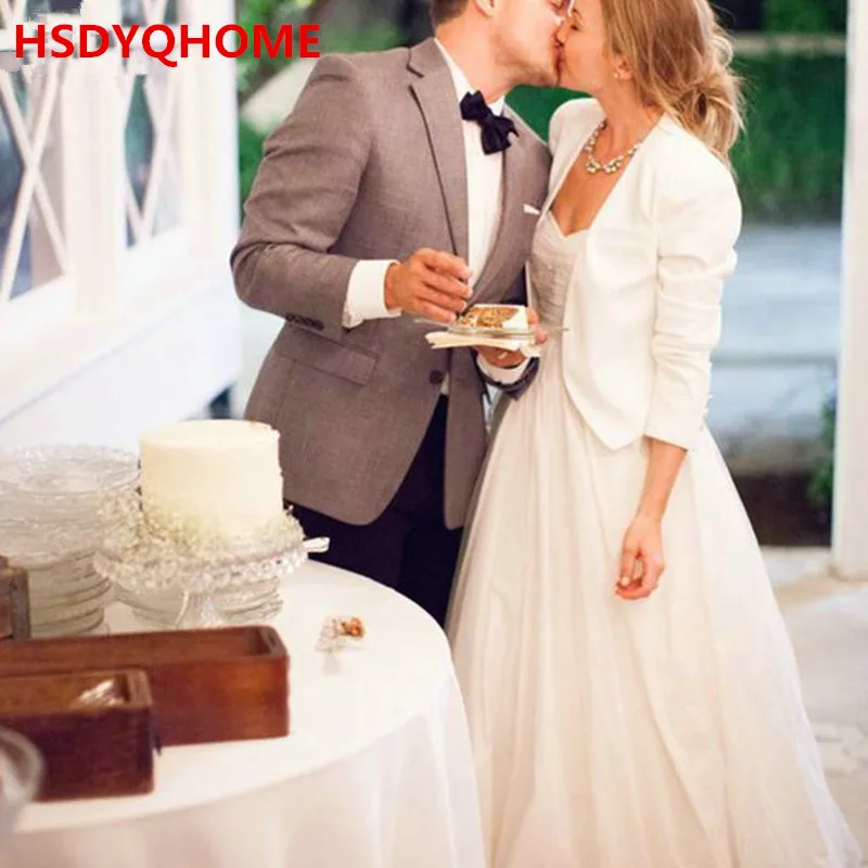 Free Shipping White Luxury Wedding Jackets Boleros Long Sleeve Bridal Boleros Shawl Wedding Coats Bridal Wraps High Quality 
Free Shipping White Luxury Wedding Jackets Boleros Long Sleeve Bridal Boleros Shawl Wedding Coats Bridal Wraps High Quality