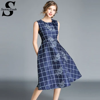 SunnyYeah Autumn Midi Dress Women 2018 Casual Print Dress Elegant Slim Sleeveless A-line Party Dresses Female Vestidos Elbise
SunnyYeah Autumn Midi Dress Women 2018 Casual Print Dress Elegant Slim Sleeveless A-line Party Dresses Female Vestidos Elbise