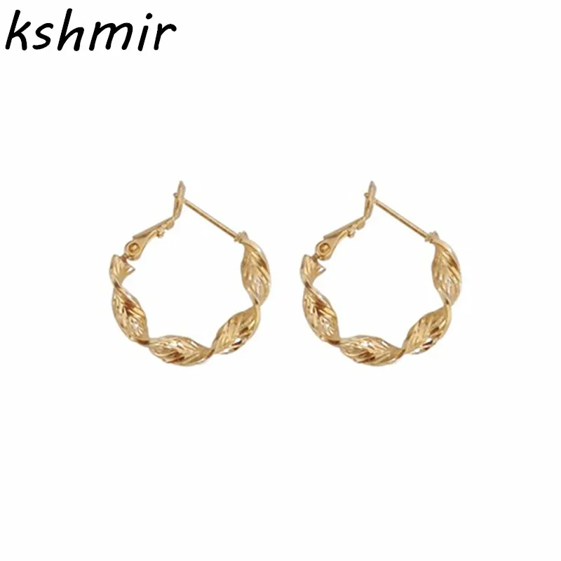 Simple fashion geometry fine round earrings popular women temperament earrings wholesale
Simple fashion geometry fine round earrings popular women temperament earrings wholesale