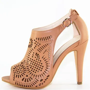 SHOFOO shoes.Elegant fashion women's shoes, beige leather, laser stoma, 11 cm high heel sandals. SIZE:34-45
SHOFOO shoes.Elegant fashion women's shoes, beige leather, laser stoma, 11 cm high heel sandals. SIZE:34-45