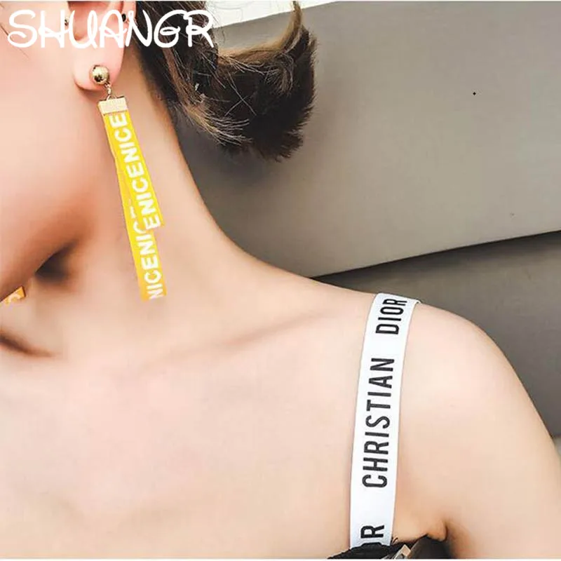 SHUANGR 2017 Europe Exaggerate Personality Double LOVE Letter Long Earrings Rhinestone Multilayer Ribbon Earrings for Women
SHUANGR 2017 Europe Exaggerate Personality Double LOVE Letter Long Earrings Rhinestone Multilayer Ribbon Earrings for Women