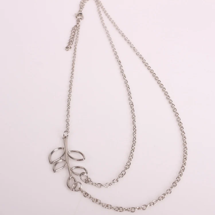 Женская цепочка с подвеской в виде двух листьев минималистичное ожерелье до