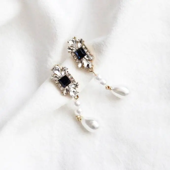 MENGJIQIAO 2019 Korean New Crystal Flower Water Drop Imitation Pearl Pendant Long Earrings For Women Fashion Party Pendientes
MENGJIQIAO 2019 Korean New Crystal Flower Water Drop Imitation Pearl Pendant Long Earrings For Women Fashion Party Pendientes