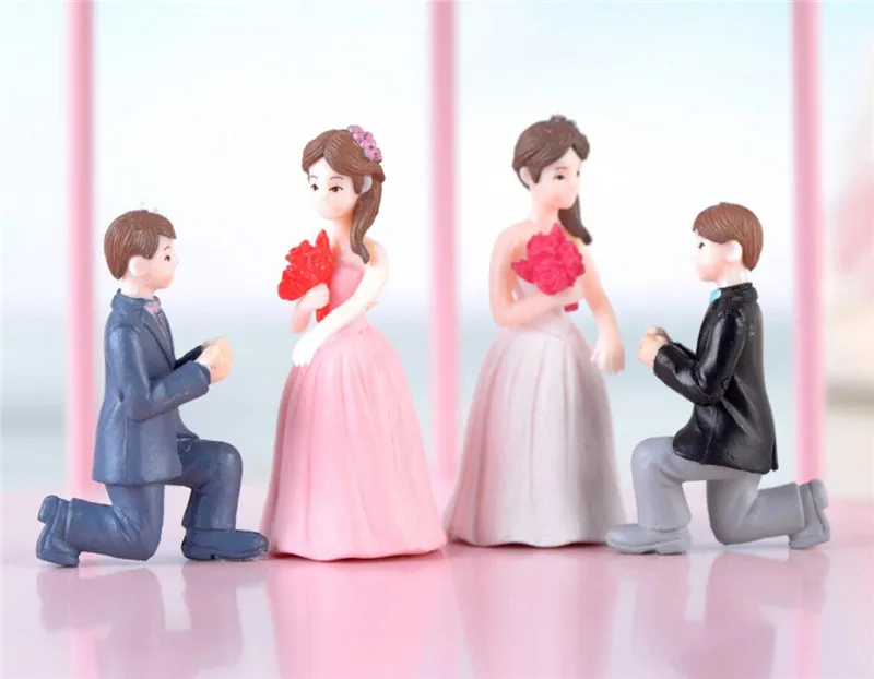 Propose Marriage Lover Figurines Wedding Doll Miniatures Couple models Fairy home decor Garden home Decoration DIY accessories
Propose Marriage Lover Figurines Wedding Doll Miniatures Couple models Fairy home decor Garden home Decoration DIY accessories