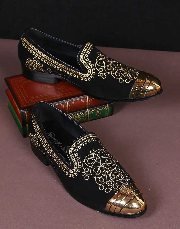 Casual Gold Embroidery Flat Shoes Men Loafers Gold Round Toe Sapato Masculino 2017 High Quality Black Genuine Leather Mens Shoes
Casual Gold Embroidery Flat Shoes Men Loafers Gold Round Toe Sapato Masculino 2017 High Quality Black Genuine Leather Mens Shoes