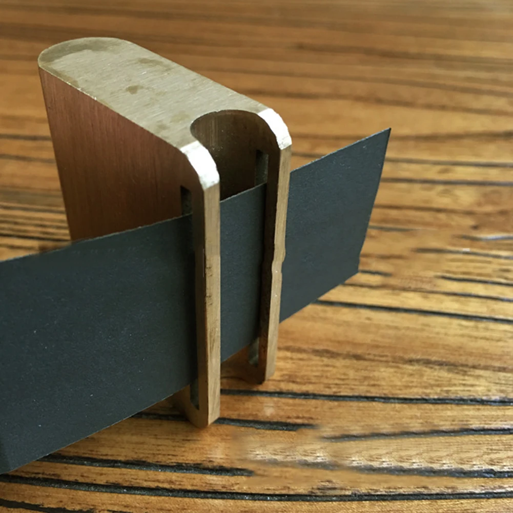 1Pcs Copper Thick Leather Craft Belt Saddle Edge Grind Burnish Polish Tool Gold Leathercraft Polished Finish Press Edge Tool DIY
1Pcs Copper Thick Leather Craft Belt Saddle Edge Grind Burnish Polish Tool Gold Leathercraft Polished Finish Press Edge Tool DIY
