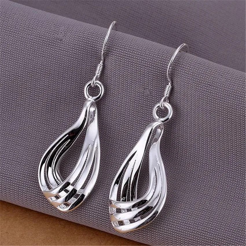 hot selling silver plated earrings exquisite accessories fashion jewelry Christmas gift noble qualities women gift
hot selling silver plated earrings exquisite accessories fashion jewelry Christmas gift noble qualities women gift