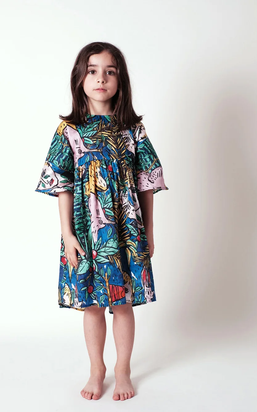 Spring and summer baby girl silk printed short-sleeved dress colorful graffiti children's dress
Spring and summer baby girl silk printed short-sleeved dress colorful graffiti children's dress