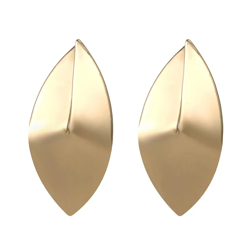 Indian Minimalist Jewelry Big Irregular Metal Stud Earrings Charming Bohemian Gold Silver boucles d'oreilles pour les femmes
Indian Minimalist Jewelry Big Irregular Metal Stud Earrings Charming Bohemian Gold Silver boucles d'oreilles pour les femmes