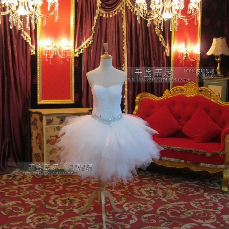 free shipping 2016 new arrival vestidos de festa elegant unique short wedding Dresses with crystal and feathers bridal bown
free shipping 2016 new arrival vestidos de festa elegant unique short wedding Dresses with crystal and feathers bridal bown