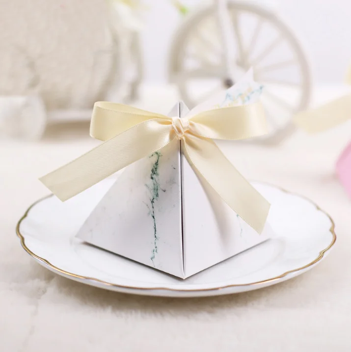 100pcs Creative Marble Style Triangular Pyramid Wedding Favors Candy Box Party Supplies Thanks Gift Chocolate Box Bomboniera
100pcs Creative Marble Style Triangular Pyramid Wedding Favors Candy Box Party Supplies Thanks Gift Chocolate Box Bomboniera
