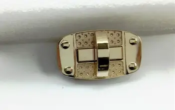 49x29mm Light gold fashion bag lock purse lock, women handbag lock, Bag parts, metal parts, Bag hardware accessories
49x29mm Light gold fashion bag lock purse lock, women handbag lock, Bag parts, metal parts, Bag hardware accessories