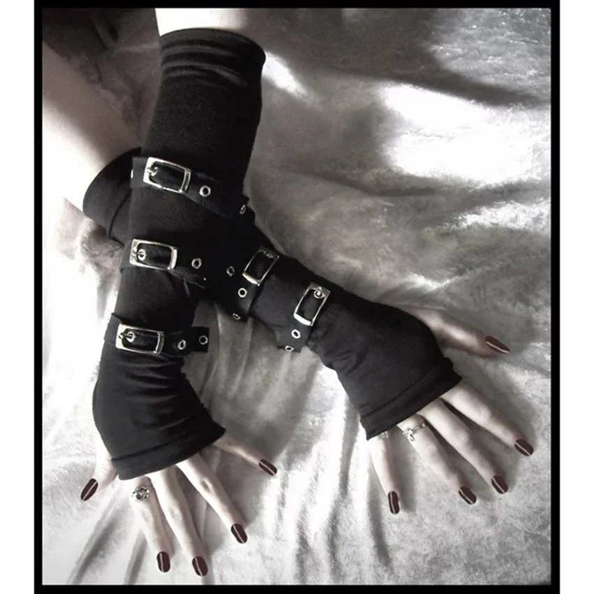 New fashionable wrist guard for Women adjusts the trend of decorative black finger-leaking Gothic gloves
New fashionable wrist guard for Women adjusts the trend of decorative black finger-leaking Gothic gloves