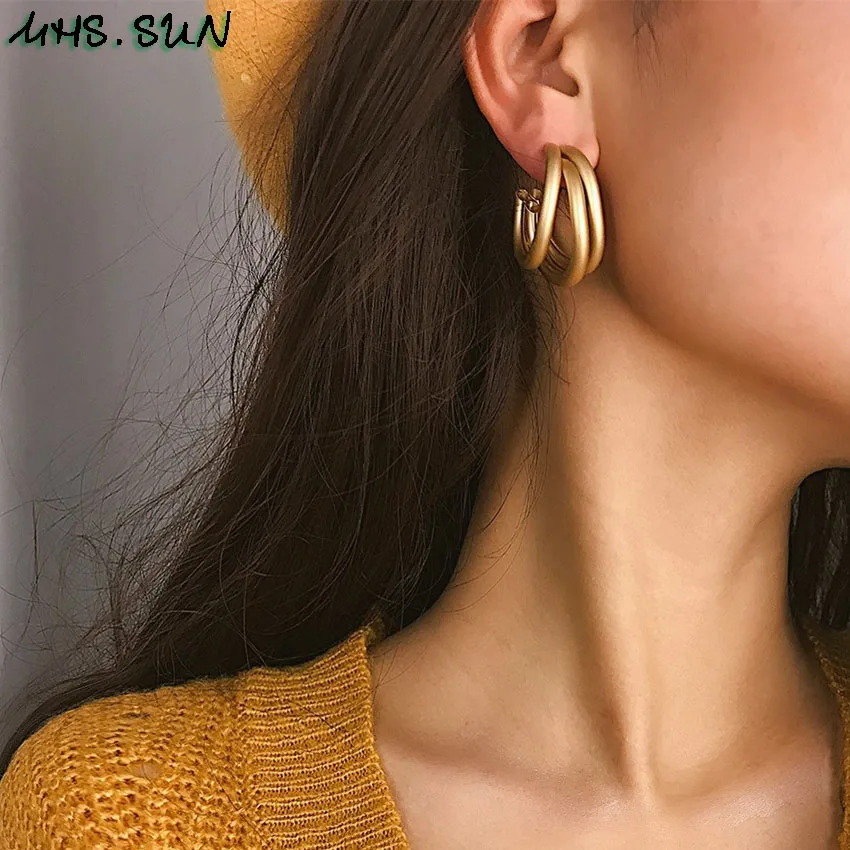 MHS.SUN Fashion Women Irregular U Shape Stud Earrings Gold/Silver Color Girls Vintage Stud Earrings Geometric Charm Jewelry
MHS.SUN Fashion Women Irregular U Shape Stud Earrings Gold/Silver Color Girls Vintage Stud Earrings Geometric Charm Jewelry