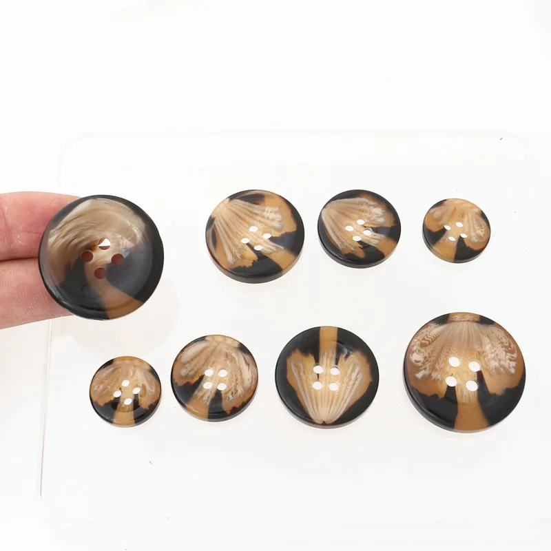 10pcs 4-holes Palstic Button Washable Hot Sale Imitation Pattern Dyed Decorative Big Buttons for Coat Sweater 30mm
10pcs 4-holes Palstic Button Washable Hot Sale Imitation Pattern Dyed Decorative Big Buttons for Coat Sweater 30mm