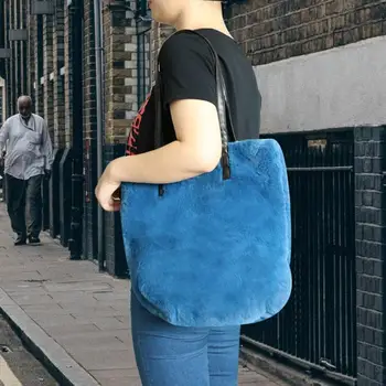 Fashion Women Tote Solid Color Luxury Handbags Solid Color Autumn Winter Imitation Fluff Shoulder Bag Top-handle Bag 5 Colors
Fashion Women Tote Solid Color Luxury Handbags Solid Color Autumn Winter Imitation Fluff Shoulder Bag Top-handle Bag 5 Colors