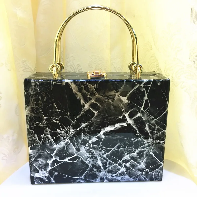 Simple wild super fire female bag metal handbag shoulder Messenger small square clutch clutch women's banquet bag
Simple wild super fire female bag metal handbag shoulder Messenger small square clutch clutch women's banquet bag