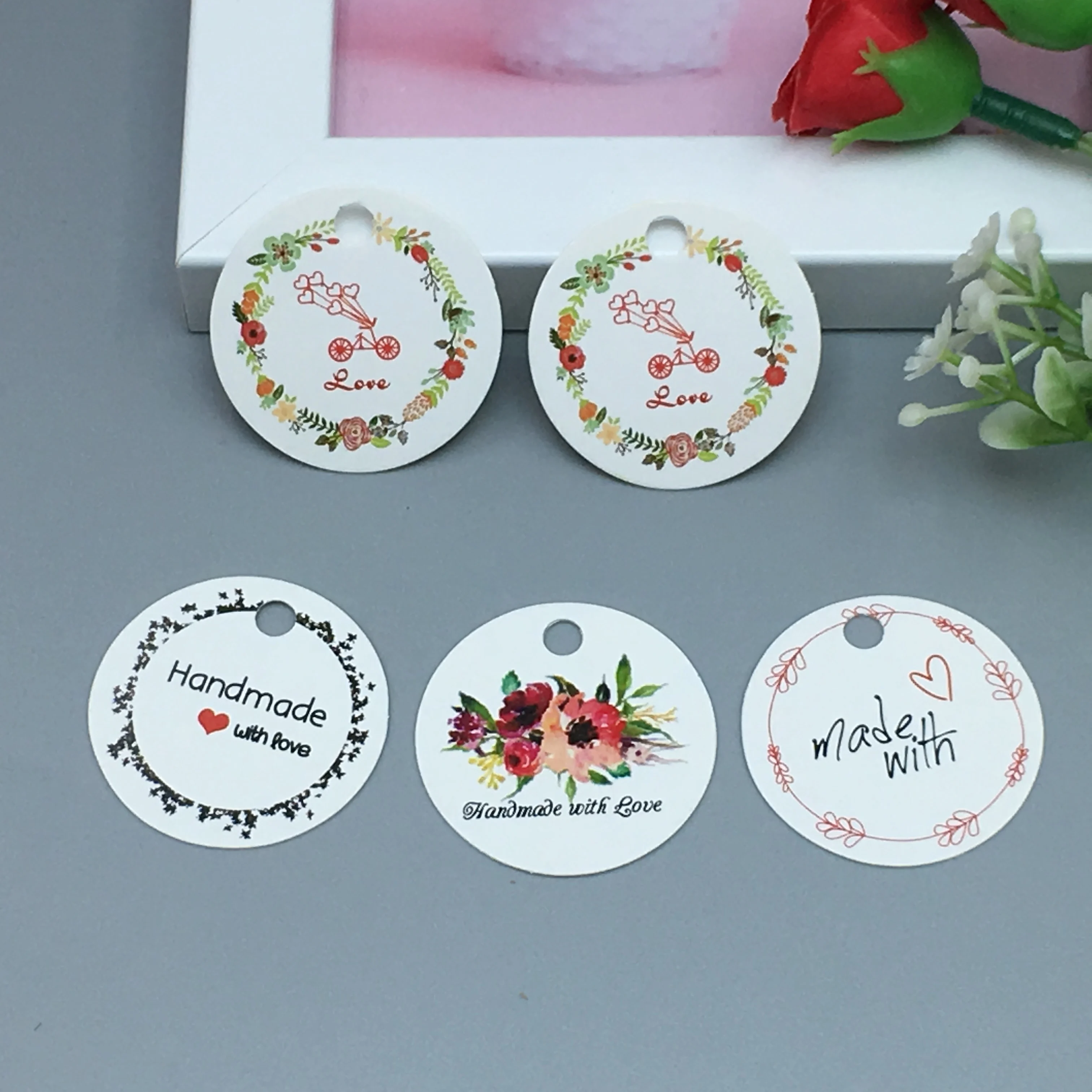 50 pcs 3x3cm variety style design round small elevator wedding party decoration card cake bread price tag
50 pcs 3x3cm variety style design round small elevator wedding party decoration card cake bread price tag