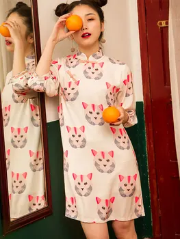2020 high quality elegant fabric qipao chinese national women daily dress three quarter sleeve print short cheongsa
2020 high quality elegant fabric qipao chinese national women daily dress three quarter sleeve print short cheongsa