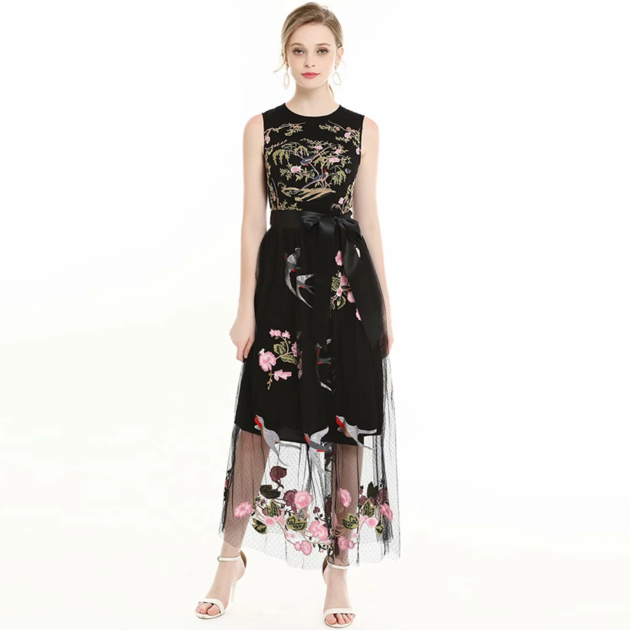VERDEJULIAY Vintage Runway Dresses 2019 Summer FashionSleeveless Peace Pigeon Flower Luxury Embroidery Mesh Black Long Dress
VERDEJULIAY Vintage Runway Dresses 2019 Summer FashionSleeveless Peace Pigeon Flower Luxury Embroidery Mesh Black Long Dress
