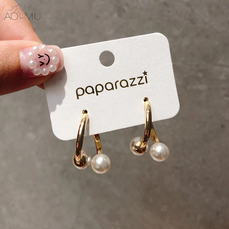 AOMU Korea New Design Gold Metal Geometric Irregular Twisted Circle Double Pearl Ball Stud Earrings for Women Girl Party Gift
AOMU Korea New Design Gold Metal Geometric Irregular Twisted Circle Double Pearl Ball Stud Earrings for Women Girl Party Gift